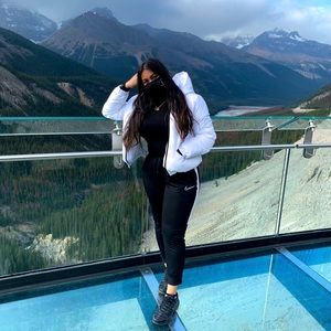 Meet your Posher, Hafsa